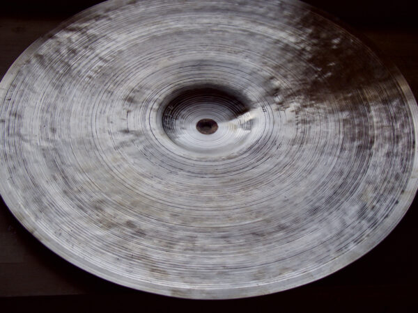 21,5" buttery ride cymbal 100825 - 2200g – Image 3